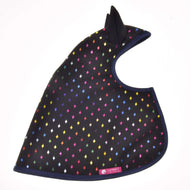 Imperméable Sparkling Queen à plat, noir à losanges brillants multicolores, oreilles noires, bordure marine et étiquette LarDen rose