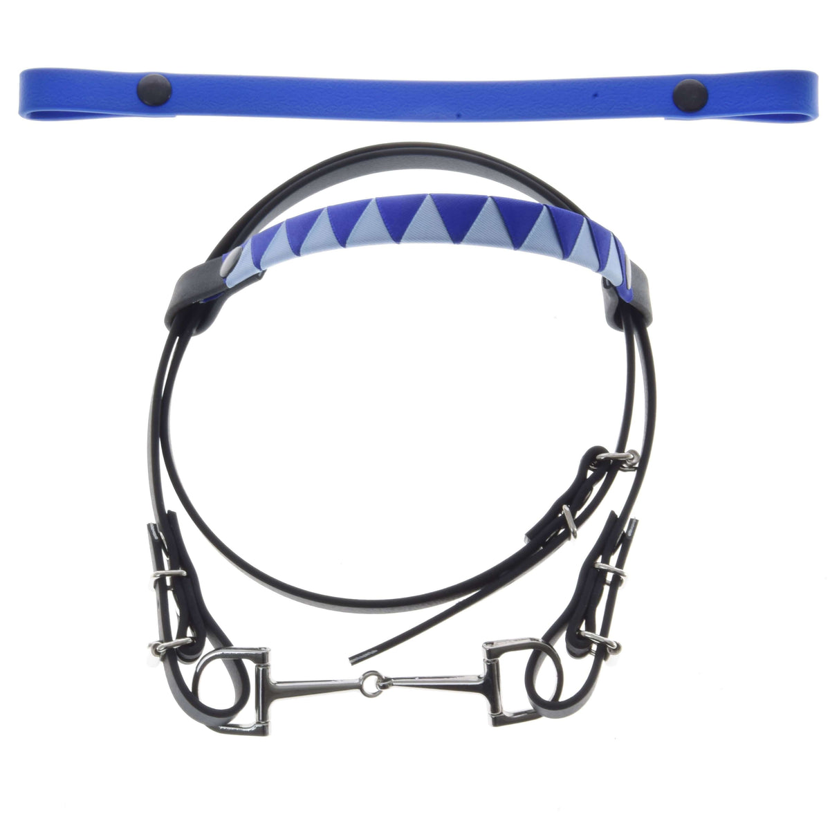 Zwart hoofdstel voor Hobby Horse met bit, hoofdband met blauwe driehoeken en een extra effen blauwe hoofdband op wit