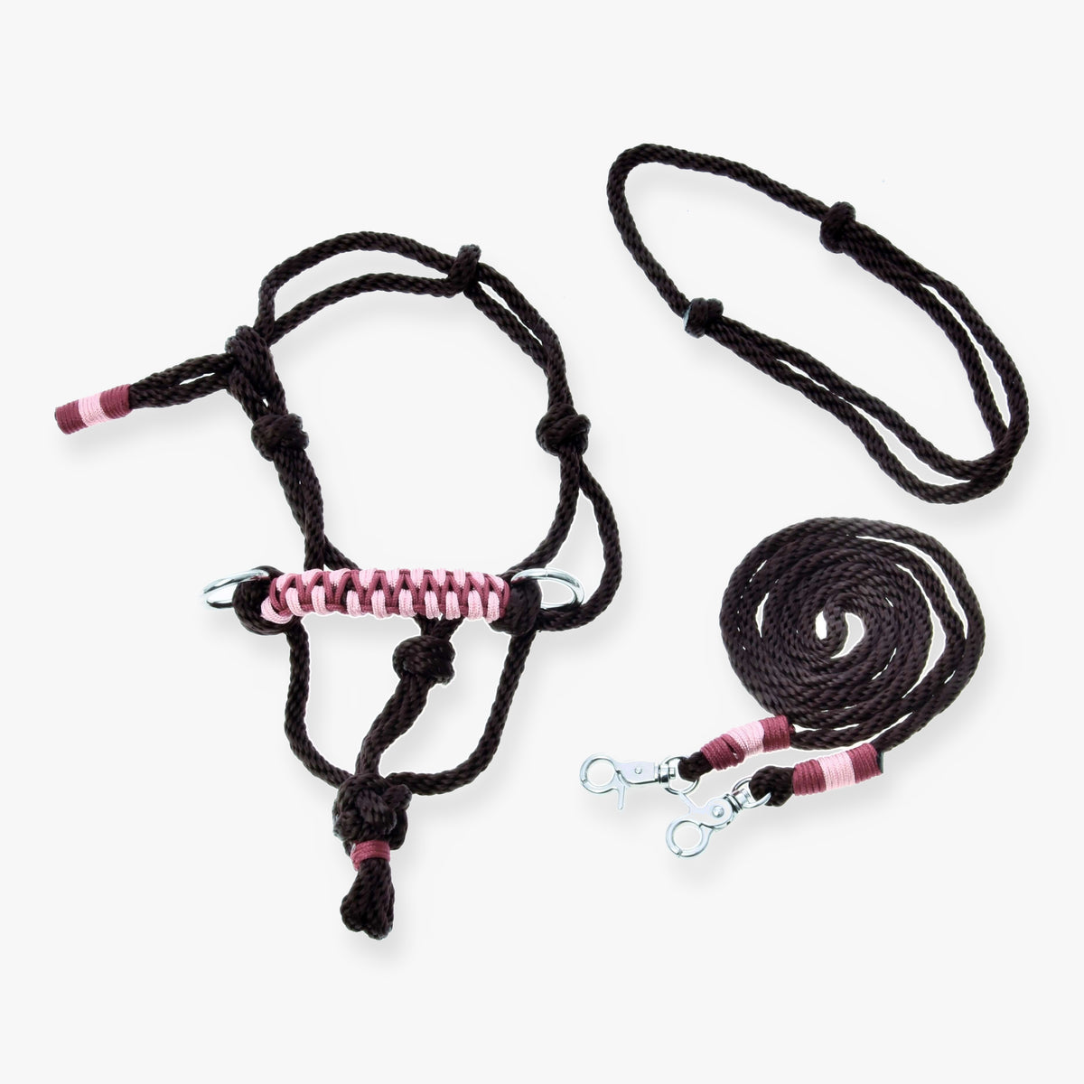 Touwset York van LarDen voor Hobby Horse: donkerbruine touwhalster met roze gevlochten neusriem, cordéo en teugels met bordeauxrode omwikkelingen