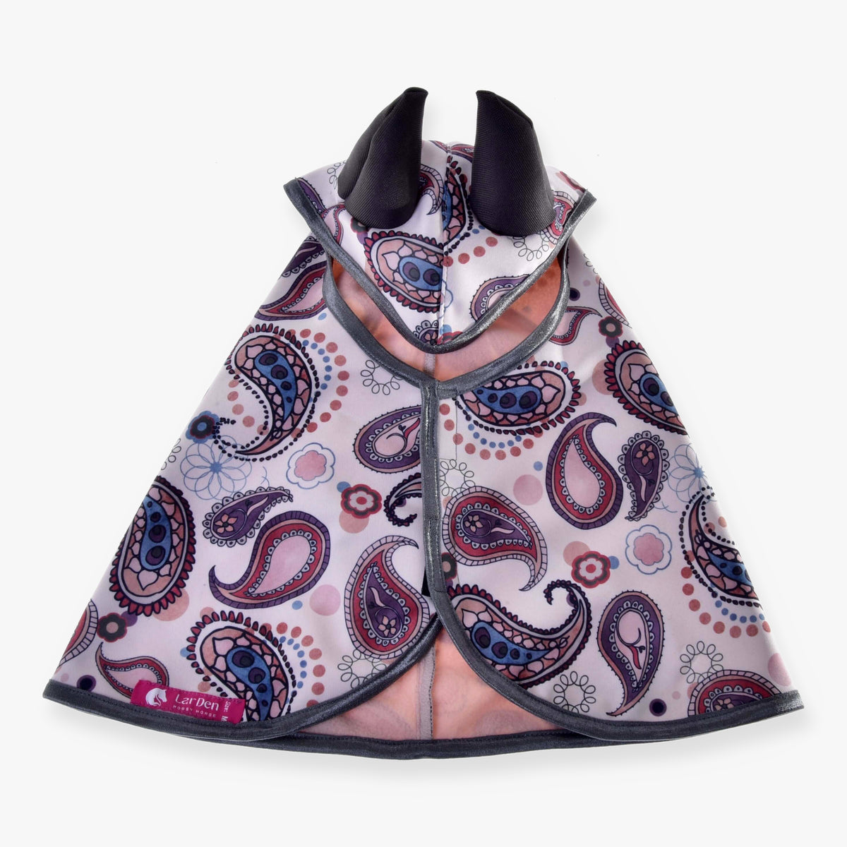 Imperméable Fairy Blue (softshell) pour Hobby Horse de LarDen vu de dessus, motif cachemire rose poudré prune et bleu, oreilles anthracite