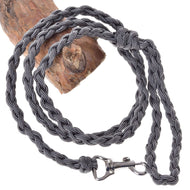 Gebreid halstertouw Graphite van LarDen voor Hobby Horse, donkergrijs en zilver gevlochten koord met musketonhaak op een tak