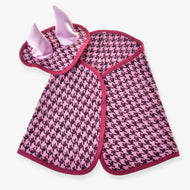 Hobby Horse Set festive Bordeaux by LarDen, pink and burgundy houndstooth blanket and ear bonnet with light pink ears