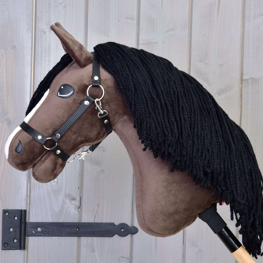 Hobby Horse Sisi met zwart halster