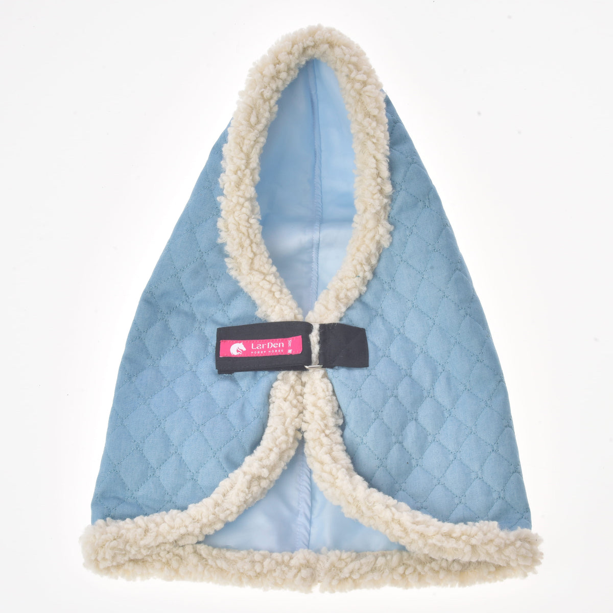Staldeken Sky Blue voor Hobby Horse open van voren, met fleecerand, lichtblauwe voering en het label van LarDen