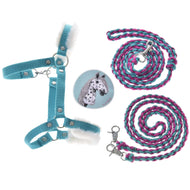 Set Perfect Combination Turquoise van LarDen voor Hobby Horse: turquoise halster met bont, gevlochten halstertouw, teugels en sticker