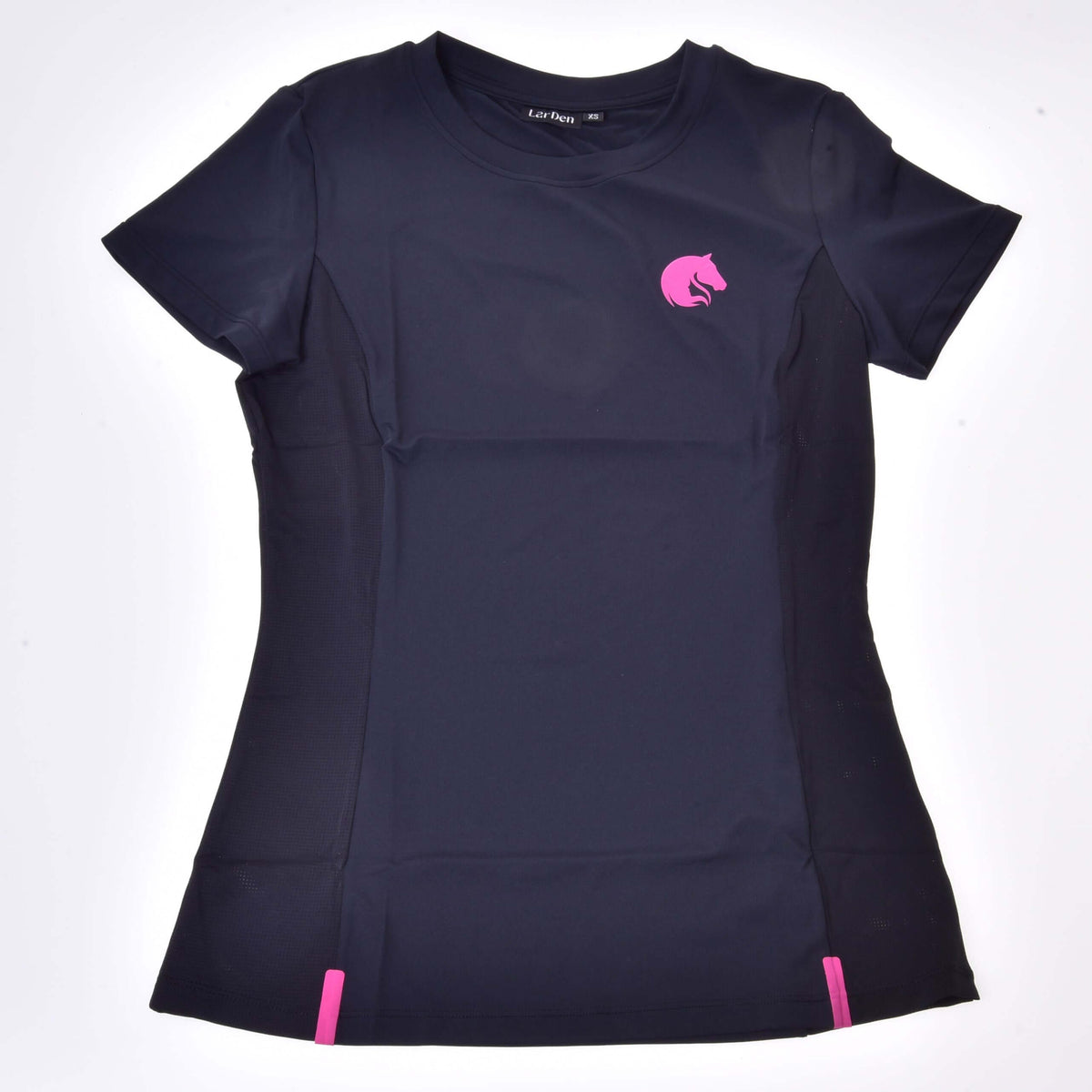 T-shirt Active Hobby Horse noir posé à plat, manches courtes, logo rose tête de cheval et deux pattes roses à l’ourlet