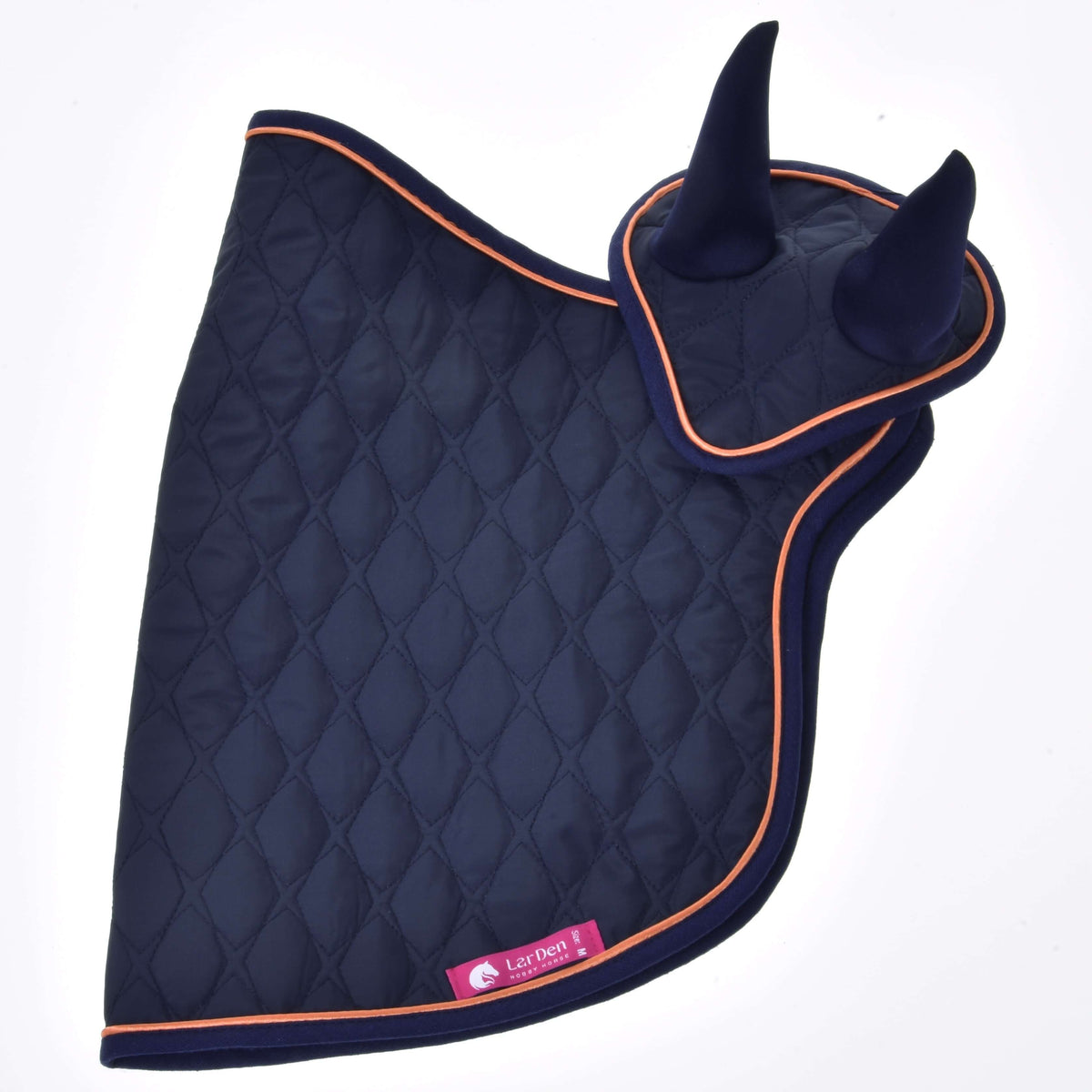 Couverture et bonnet d’oreilles bleu marine de l’ensemble Winner pour Hobby Horse à plat, passepoil orange et étiquette LarDen rose