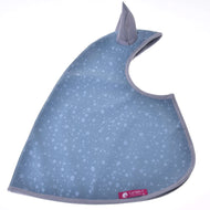 Hobby Horse regenjas Blue Drops plat op wit: grijsblauw met lichte druppels, grijs oor, grijze bies en roze LarDen-label