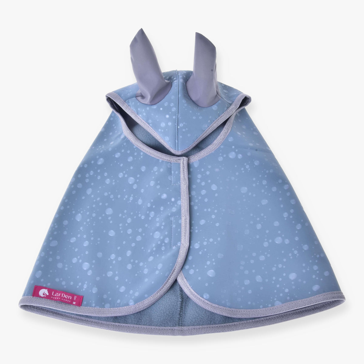 Hobby Horse regenjas Blue Drops van LarDen van bovenaf, grijsblauw met lichte druppels, twee grijze oren en zachte fleecevoering