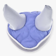 Bonnet d’oreilles Light Violett de LarDen pour Hobby Horse, matelassé violet clair, oreilles gris clair, passepoil blanc et bord gris