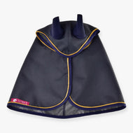 Imperméable Crone pour Hobby Horse de LarDen déplié vu de dessus, tissu marine finement texturé, oreilles marine et passepoil doré