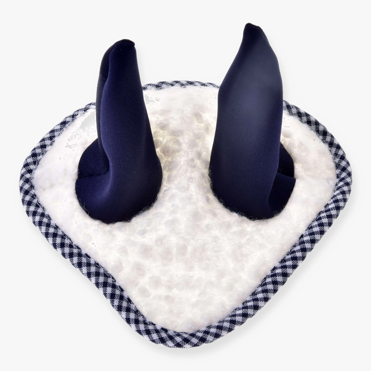 Oornetje cube blauw voor Hobby Horse van LarDen, van witte krullende teddy met donkerblauwe oren en blauw geruite bies