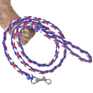 Gestreept halstertouw Flag CZ voor Hobby Horse van LarDen, gevlochten van blauw, rood en wit koord met handlus en karabijnhaak
