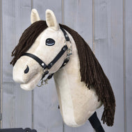Hobby Horse Frederik LD avec licol noir de LarDen, tête en peluche crème à longue crinière et toupet en fil brun foncé