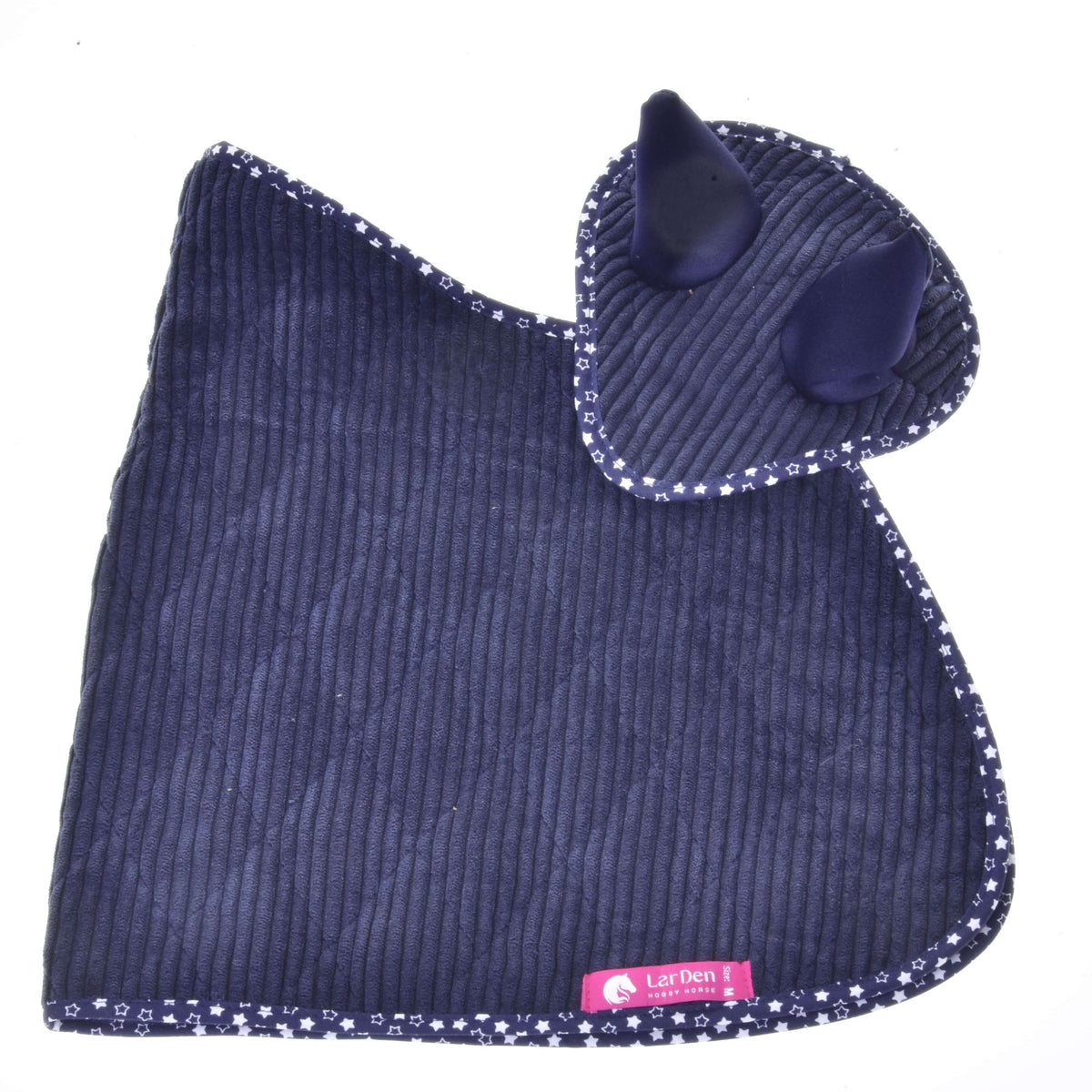 Marineblauwe ribfluwelen deken en oornetje van de Set Manchester Blue Star voor Hobby Horse plat neergelegd, met roze LarDen-label
