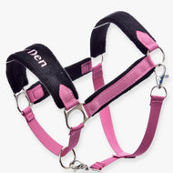 Hobby Horse halster met bont LarDen Pink: roze band met zwarte bontvoering, geborduurde letters, zilverkleurige ringen en karabijnhaak