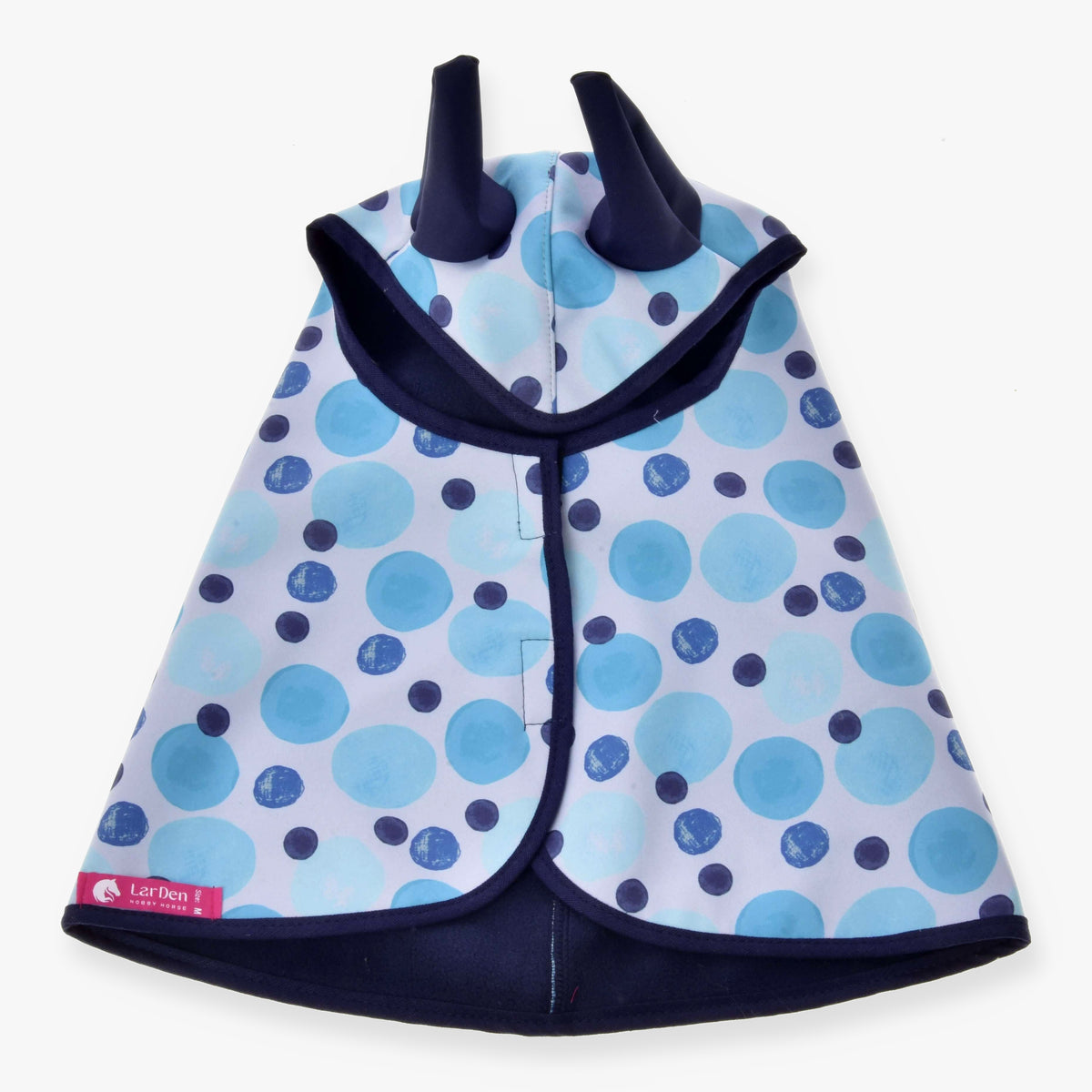 Hobby Horse regenjas Bubbles van LarDen van bovenaf, lichtblauwe en marineblauwe stippen op wit met marineblauwe oren, bies en voering