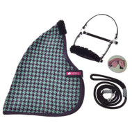 Set Harmony Green van LarDen voor Hobby Horse: deken met mint-paarse pied-de-poule, zwarte halster met zwart fleece, halstertouw en sticker