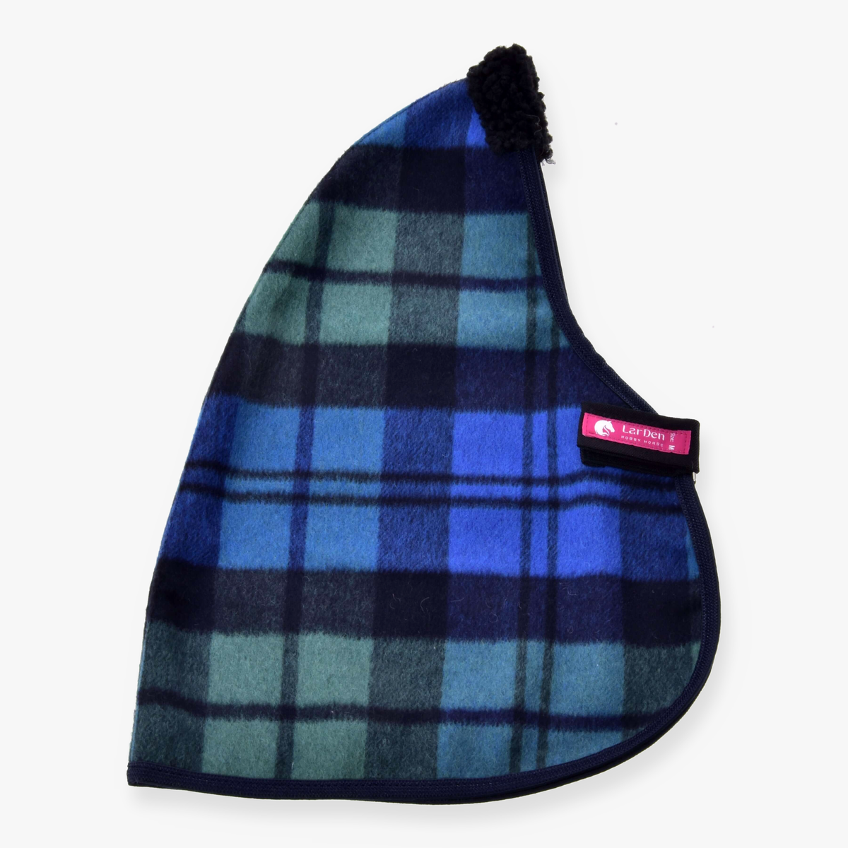 Hobby Horse staldeken Perth van LarDen van blauw, groen en marineblauw geruite fleece met zwarte krullende fleece bij de schoft