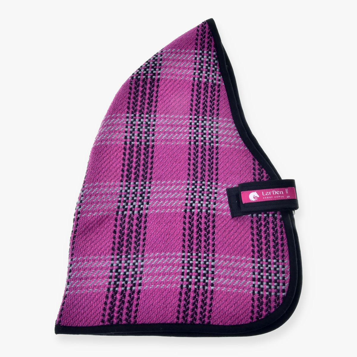 Couverture d’écurie Pink pour Hobby Horse de LarDen, tissage écossais rose, noir et gris, bordure noire et sangle de poitrail