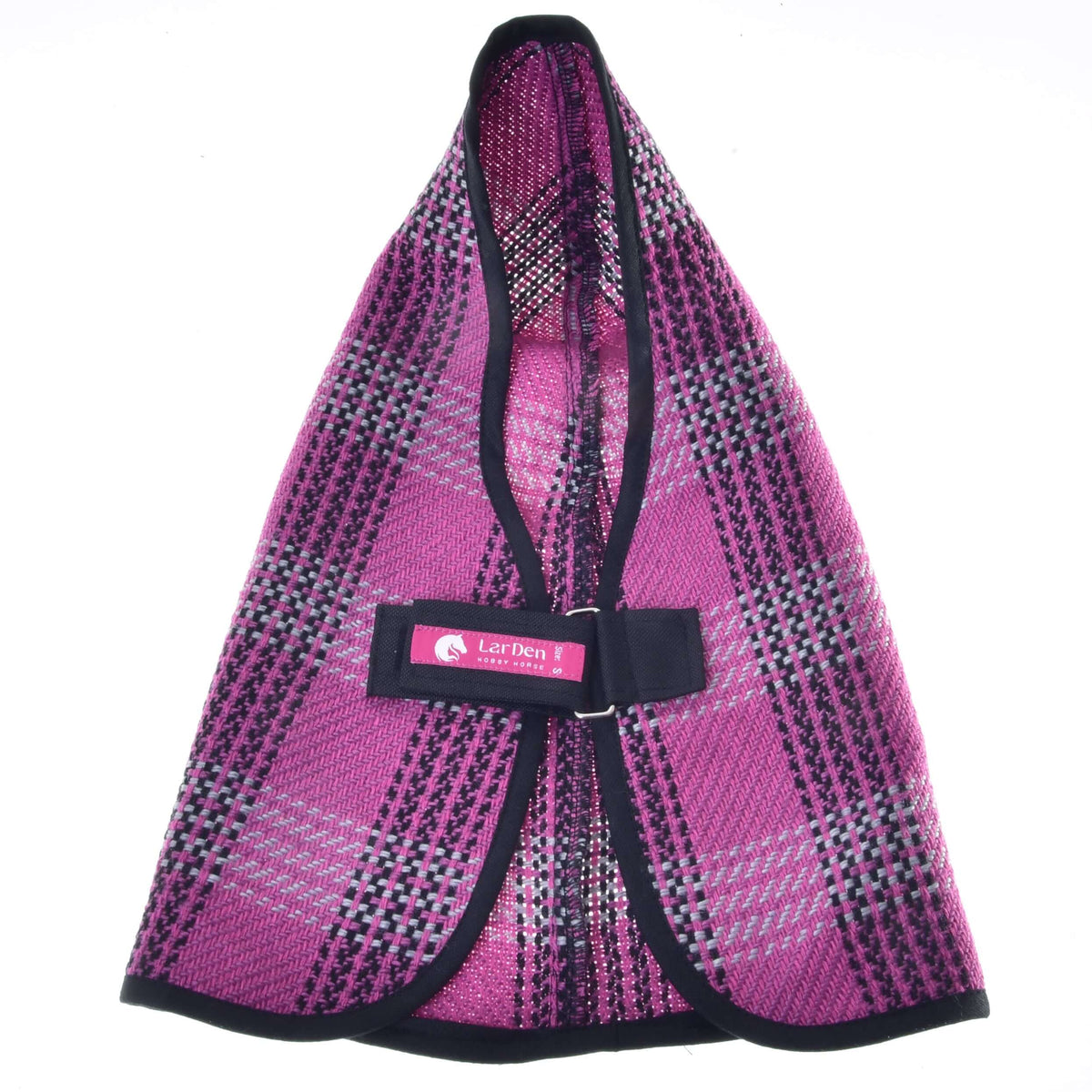 Couverture d’écurie Pink pour Hobby Horse dépliée, montrant la sangle de poitrail avec anneau en D et étiquette rose LarDen