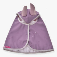 Hobby Horse regenjas Sweetheart van LarDen van bovenaf, lila met hartjes ton-sur-ton, lichtroze oren en glitterbies