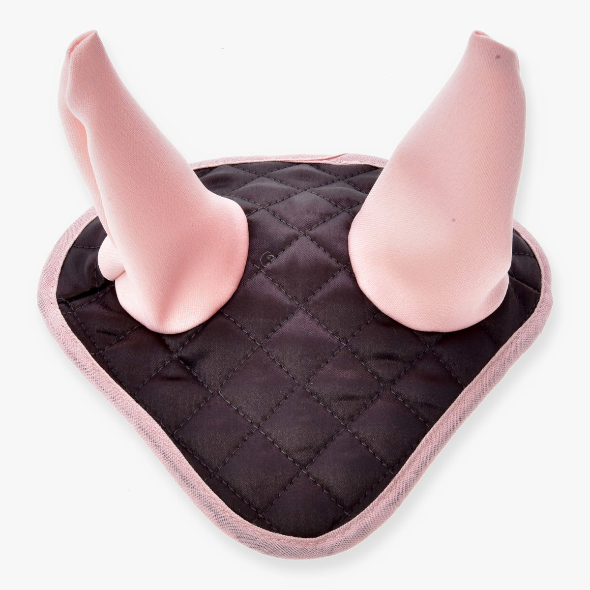 Bonnet d’oreilles Chocolate pour Hobby Horse de LarDen en satin matelassé brun foncé, oreilles rose clair et bordure rose