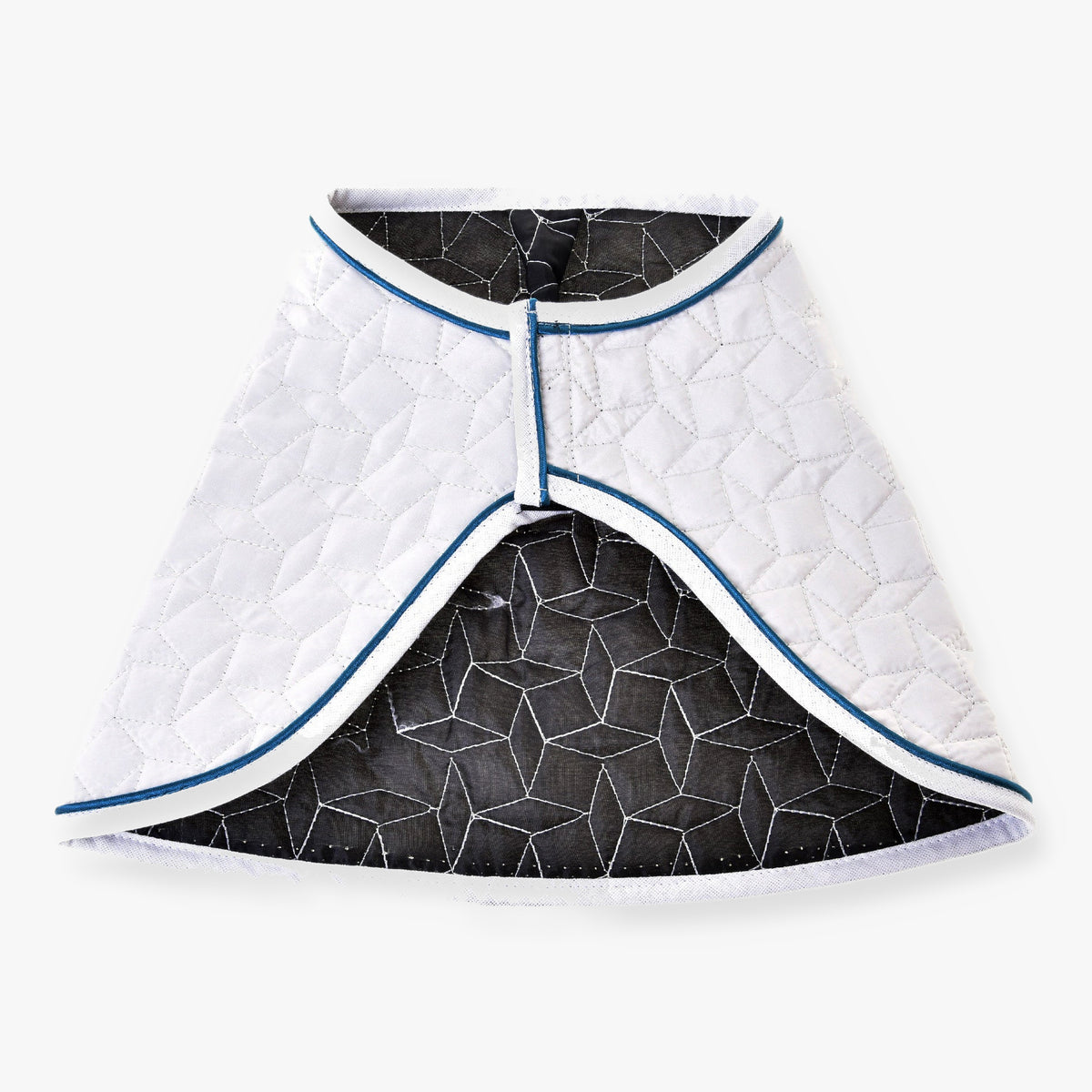 Hobby Horse Blanket Thermo Pearl by LarDen, white quilted with teal piping and a dark lining with white geometric stitching