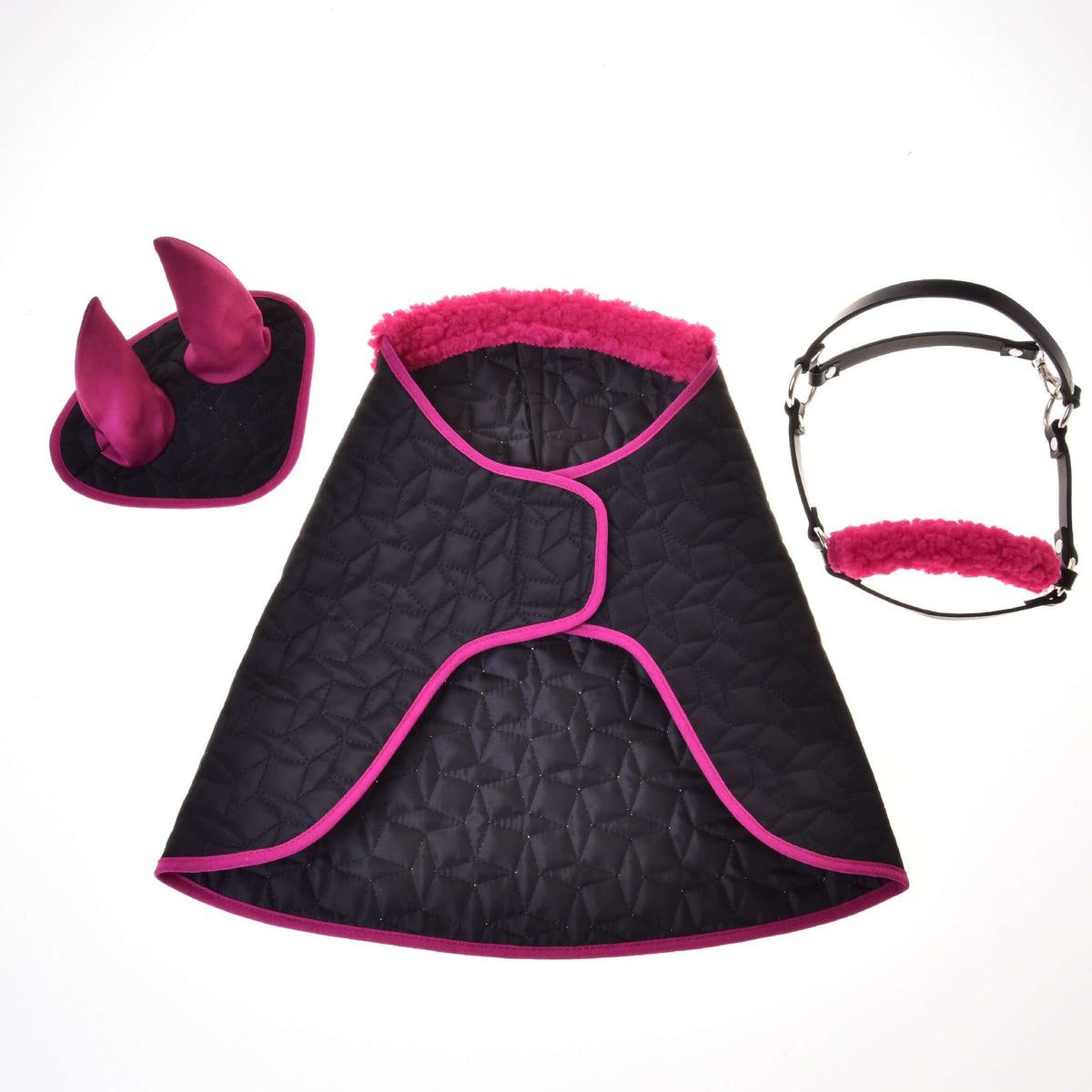 LarDen Hobby Horse Set Thermo Pinkie: black quilted blanket, ear bonnet and halter with fuchsia fur and trim