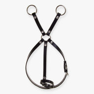 Martingale marron pour Hobby Horse de LarDen à plat, collier en similicuir très foncé avec boucles et trois anneaux argentés